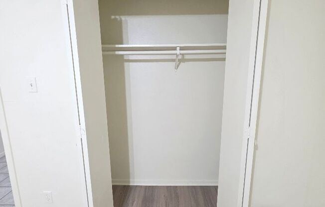 2 beds, 1 bath, 900 sqft, $1,145, Unit ELP2202-229