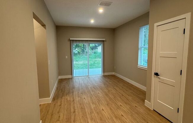 317 N MANDRAKE