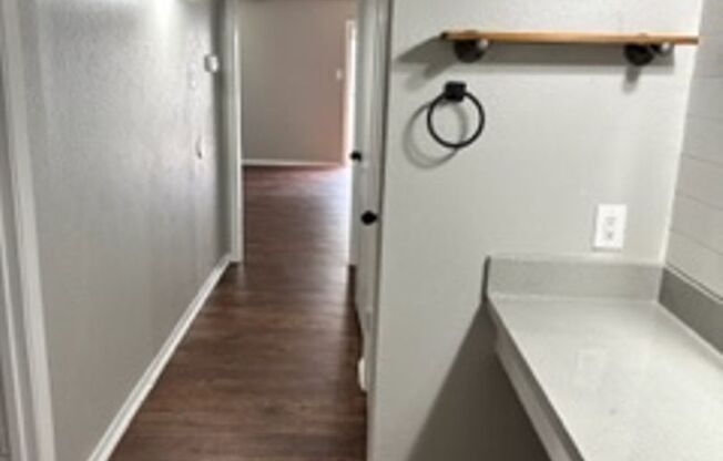 1 bed, 1 bath, 750 sqft, $1,250, Unit 1319