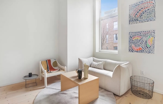 1 bed, 1 bath, $3,400, Unit 2-B