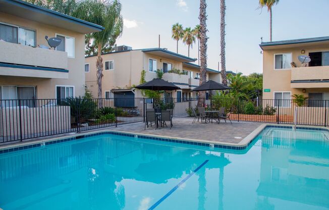 Tarzana Court Apartments