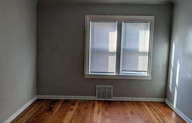 3 beds, 1 bath, $1,095