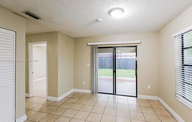 20015 W OAKMONT CIR