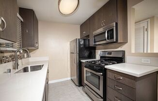 1 bed, 1 bath, 650 sqft, $1,995, Unit 24