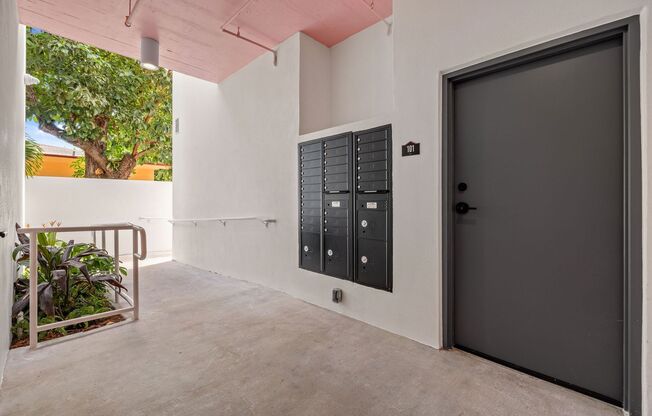 Studio, 1 bath, 470 sqft, $2,100, Unit 207