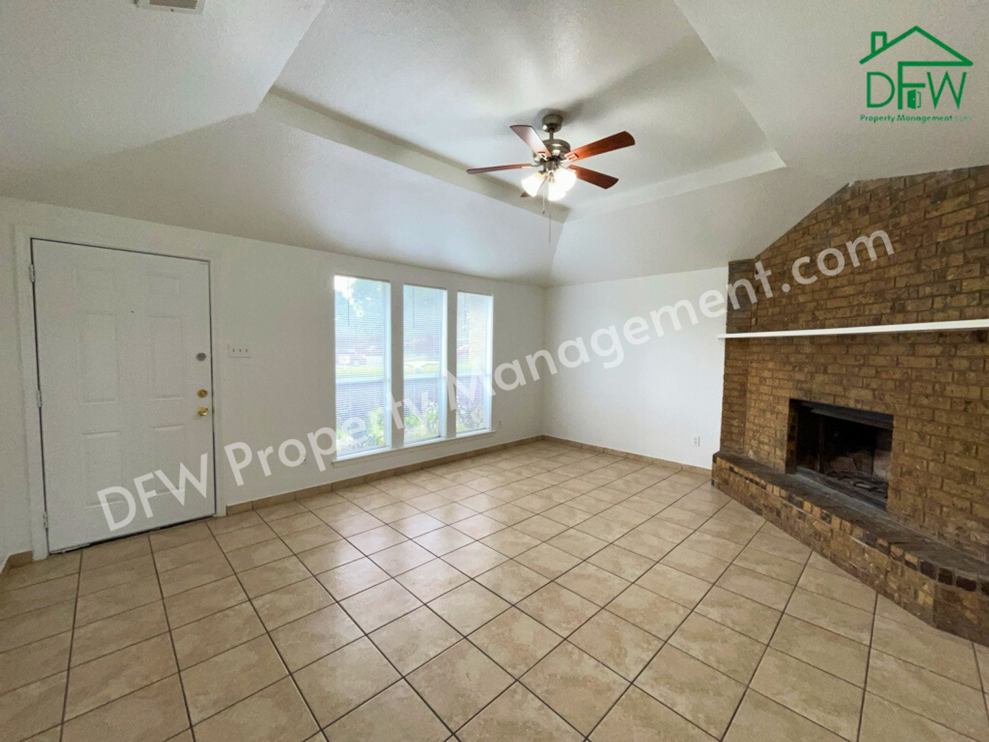 Charming 4-Bedroom Home with Spacious Backyard in Glenn Heights!