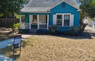 Charming 3 Bed | 2 Bath Home Near UT & Downtown Austin – Classic Character Meets Prime Location!