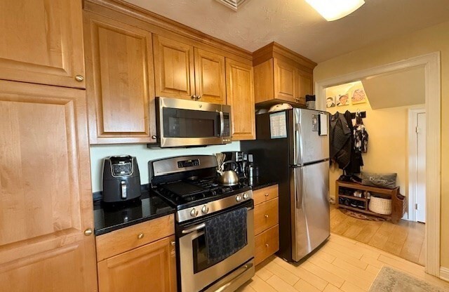 10 PORTER ST