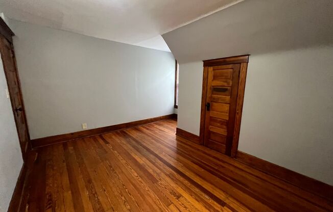 3 beds, 1 bath, $1,590