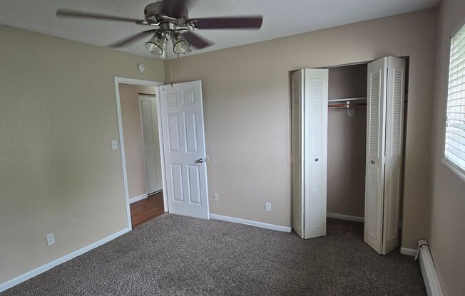 2 beds, 1 bath, 900 sqft, $895, Unit 11