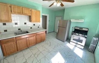 3 beds, 1 bath, 1,400 sqft, $2,400, Unit 1