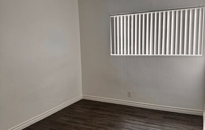2 beds, 1 bath, 800 sqft, $2,450, Unit 07