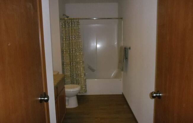 3 beds, 2 baths, $1,400, Unit FAP - BLDG B - 301-B