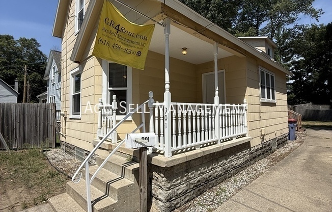 901 ZEELAND NE
