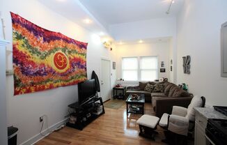 Bright and spacious three bedroom unit in a great location in Brewerytown