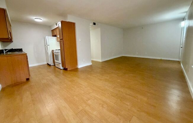 2 beds, 1 bath, 900 sqft, $1,145, Unit LAW13-106