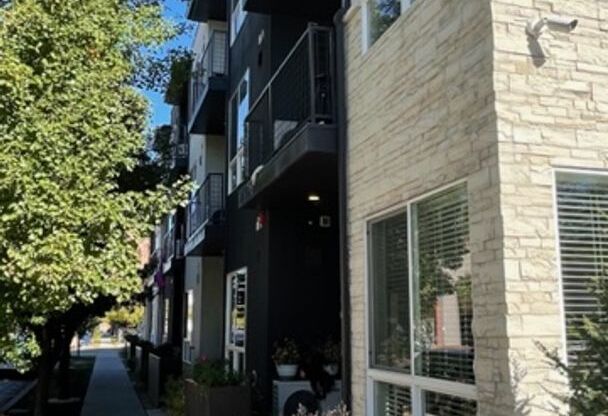 1 bed, 1 bath, $1,049, Unit Unit 312