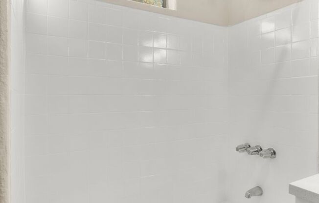 1 bed, 1 bath, 750 sqft, $1,750, Unit 24