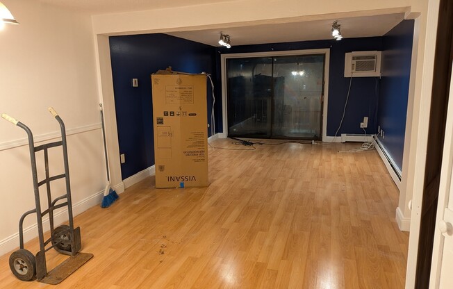 1 bed, 1 bath, 661 sqft, $2,100, Unit 28