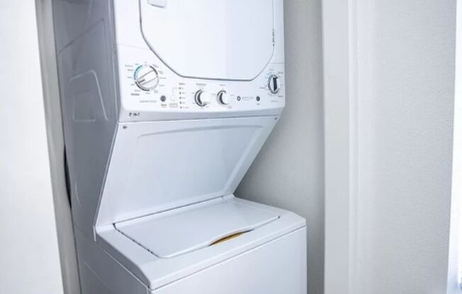 Studio, 1 bath, 327 sqft, $999, Unit #233