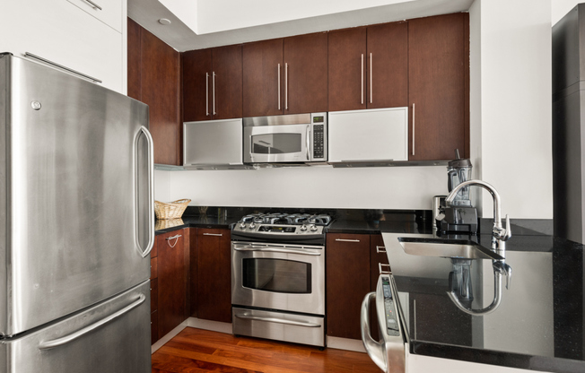 1 bed, 1 bath, 909 sqft, $5,900, Unit 28J