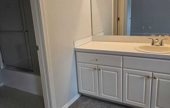 PRICE REDUCTION!! SUPER NICE TOWNHOUSE IN TIGARD!