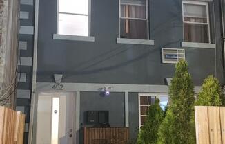 452 LINWOOD ST