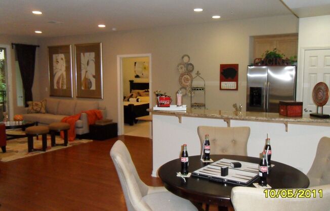 2 beds, 2.5 baths, 1,350 sqft, $3,250, Unit 8714-206