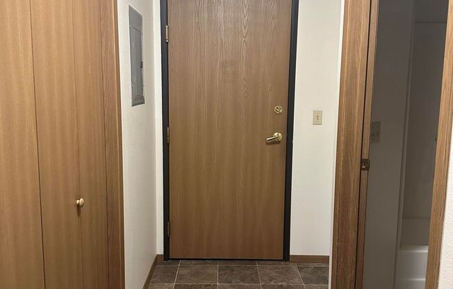 2 beds, 2 baths, $1,075, Unit 1704-307