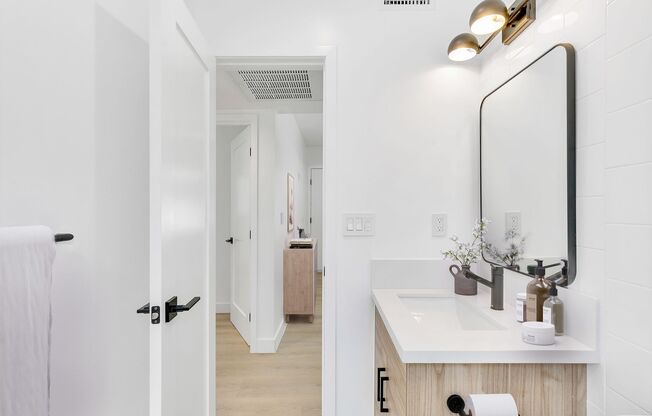 Experience Modern Echo Park Living with Stunning Views at 1815 Bellevue Ave!