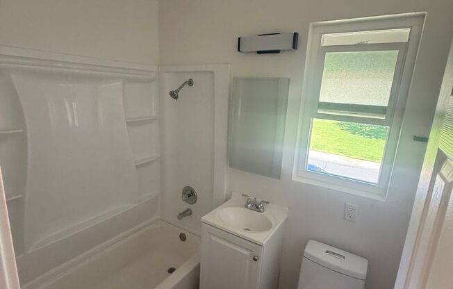 4 beds, 2 baths, 1,200 sqft, $3,495, Unit 2202
