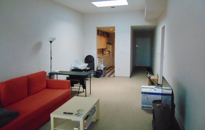 1 bed, 1 bath, 704 sqft, $2,000, Unit 430