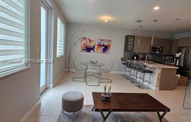 10222 NW 64th Way # 302 (A11994466)
