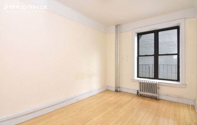 2 beds, 1 bath, $3,041, Unit 3B