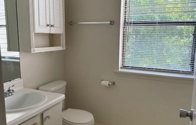 1 bed, 1 bath, 640 sqft, $990, Unit 176K
