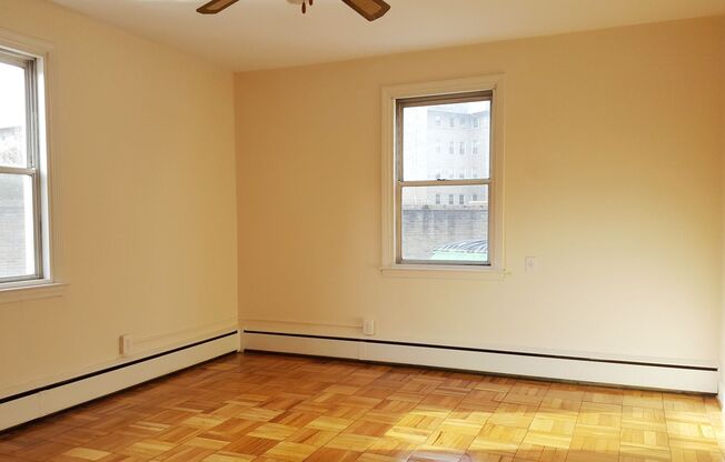2 beds, 1 bath, 800 sqft, $1,695, Unit E11