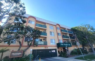 Villa Versailles Apartments