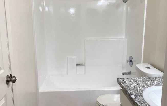 Studio, 1 bath, 436 sqft, $1,225, Unit 38