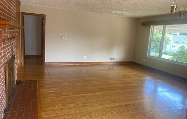 3 beds, 2 baths, $3,850