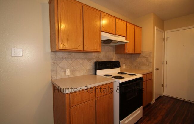 3 beds, 2 baths, $1,150