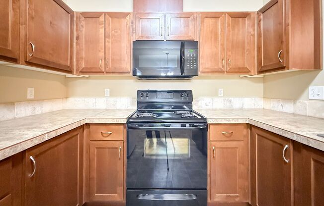 2 beds, 2 baths, 1,090 sqft, $1,600, Unit 523-05