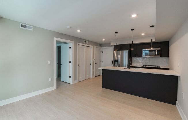 1 bed, 1 bath, 683 sqft, $1,725, Unit 502