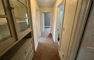 2 beds, 1 bath, $1,150, Unit 104 S 14th Ave E