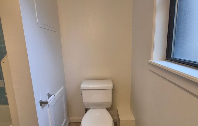 1 bed, 1 bath, 650 sqft, $1,249, Unit 7235 Penn Ave. #3A