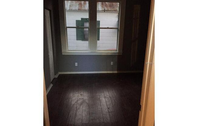 West Tampa Bungalow - Near UT & Downtown