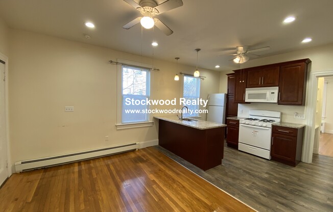 90 LYNDHURST ST
