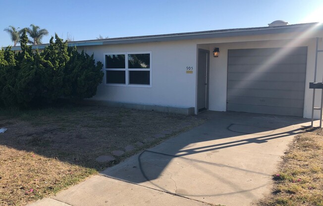 Live 3 Blocks Away From The Ocean!!
