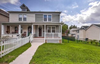 430 E PENNSYLVANIA AVE