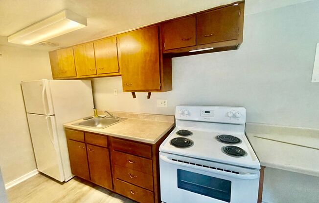 Townhouse Square Apartments - (White Glove)
