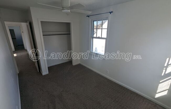 2 beds, 1 bath, $850, Unit # UPSTAIRS